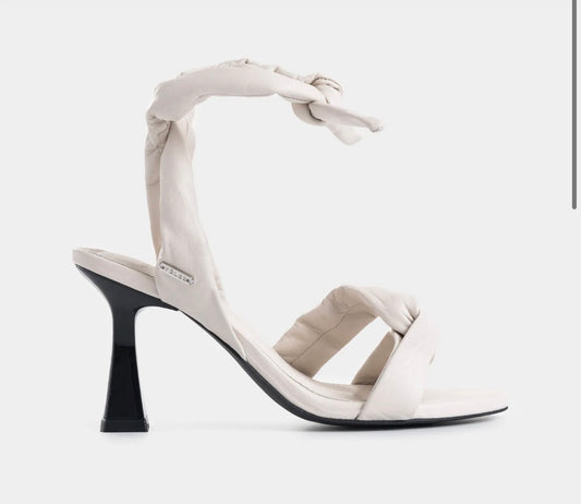Tacones Vélez blanco Talla 37