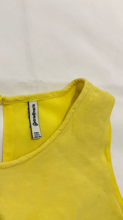 Blusa Stradivarius amarilla L