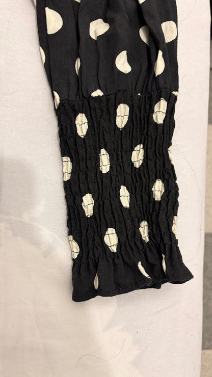 Blusa puntos Zara azul oscuro Talla M