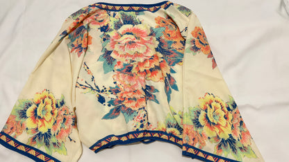 Blusa floral Flying Tomato Talla M/L