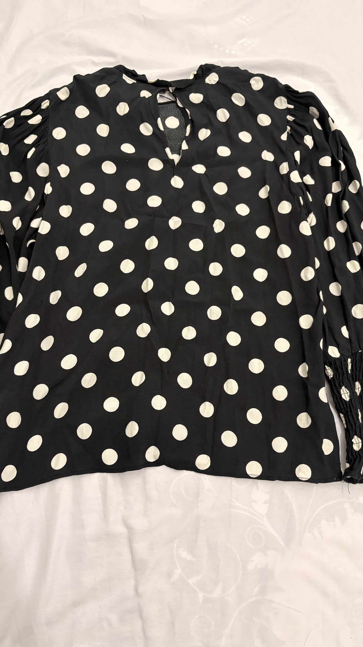 Blusa puntos Zara azul oscuro Talla M
