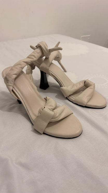 Tacones Vélez blanco Talla 37