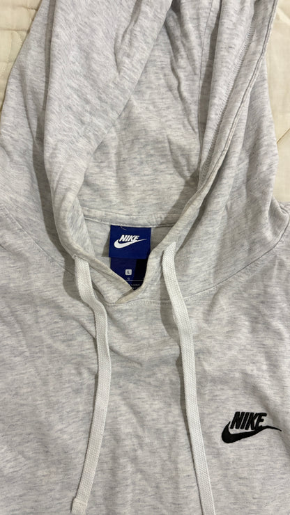 Sudadera deportiva Nike/ Camiseta Rifle
