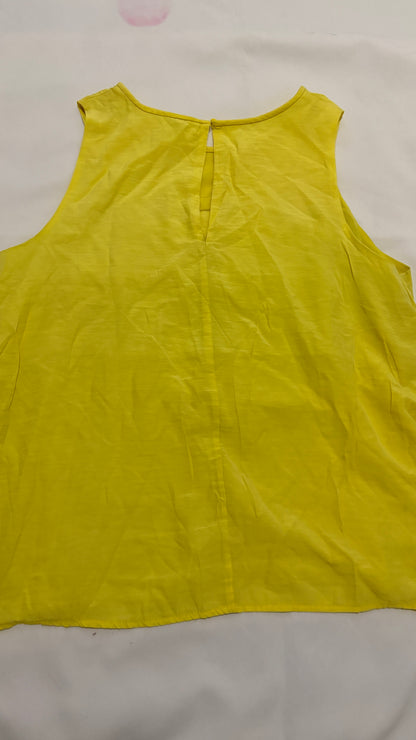 Blusa Stradivarius amarilla L